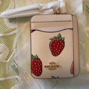 Coach Zip Card Case With Strawberry Print nwt